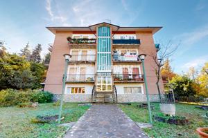 AMPIO APPARTAMENTO CON MANSARDA A ZOCCA