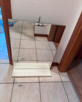 Specchio e mobiletto bagno