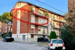 Appartamento mq 100 sito in jesi