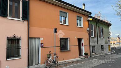 CASA SEMINDIPENDENTE A CESENA