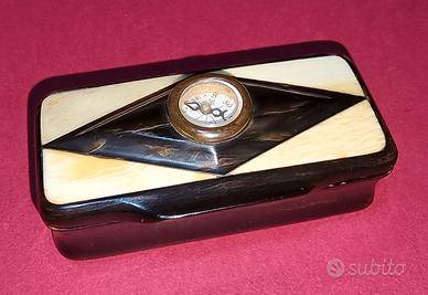 Tabacchiera XIX sec. in corno e avorio con bussola