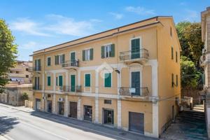 4 LOCALI A FRANCAVILLA AL MARE