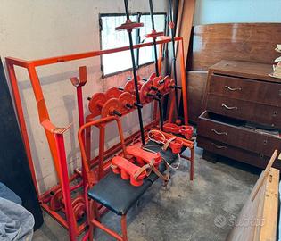 Attrezzatura completa per palestra