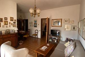 Appartamento con ampia terrazza a livello