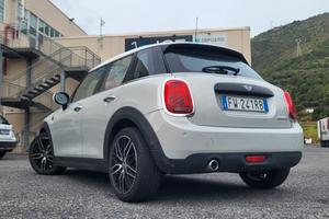 mini Cooper d 5 porte 