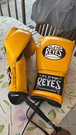 Guantoni cleto reyes