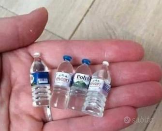 mini bottigliette di acqua