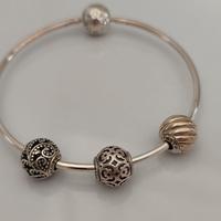 Bracciale+charm Pandora Essence originali