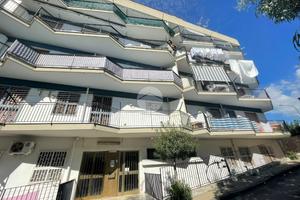 3 LOCALI A TORRE DEL GRECO