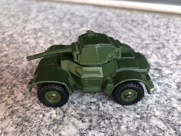 Dinky Toys Armoured Car (carro armato) 670