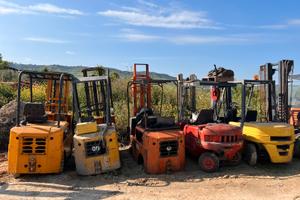 Lotto carrelli elevatori (muletti)