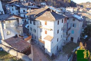 PORZIONE DI CASA DA RISTRUTTURARE