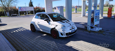 595 abarth allestimento