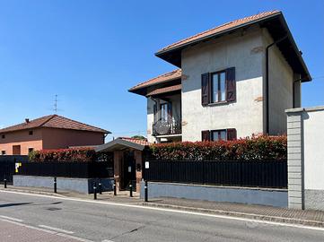 VILLA SINGOLA A BONATE SOPRA