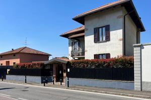 VILLA SINGOLA A BONATE SOPRA