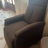 Poltrona relax movimento elettrico come nuova