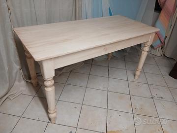 Tavolo rustico gambe tornite 