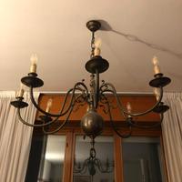 Due Lampadari antichi