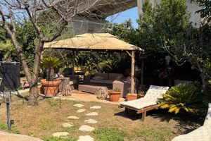 Villino grazioso indipendente con spazio fuori
