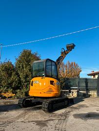 E32 Escavatore 35 q JCB 8035