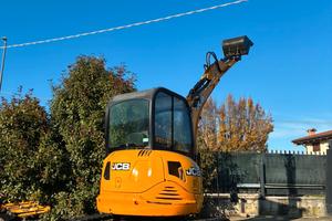 E32 Escavatore 35 q JCB 8035