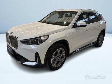 BMW iX1 edrive 20 X-Line