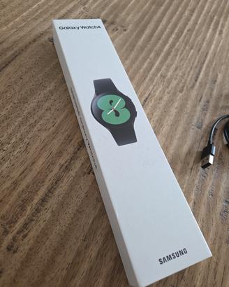 Samsung Galaxy Watch 4 (40mm) Black + Accessori