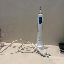 Spazzolino elettrico oral b