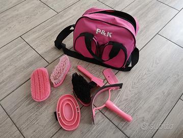 kit per la pulizia del cavallo 