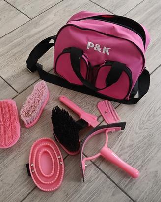 kit per la pulizia del cavallo 