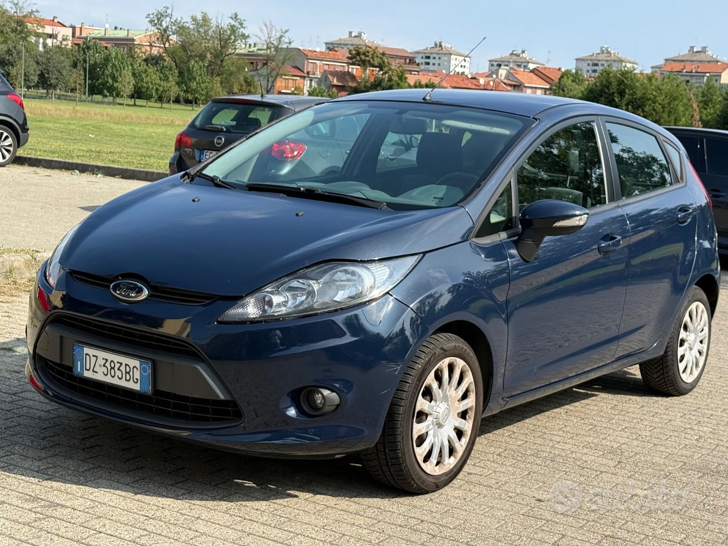 Ford Fiesta 2009 photo 2