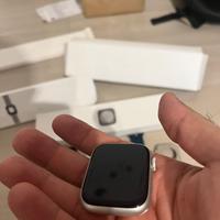 Apple Watch 8 45mm + cinturini