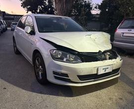 Volkswagen Golf 1.4 TGI DSG incidentata sinistrata