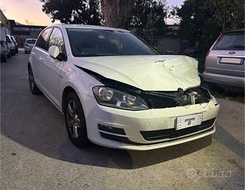 Volkswagen Golf 1.4 TGI DSG incidentata sinistrata