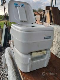 WC chimo Fiamma integro e pulito