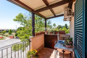 TRILOCALE MODERNO CON TERRAZZO, DOPPI SERVIZI E AM