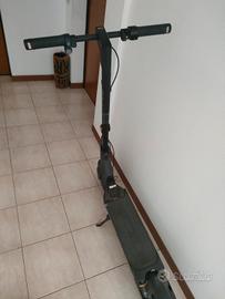 monopattino ninebot max g2