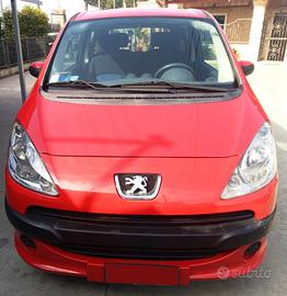 PEUGEOT 1007 1.4 BENZINA