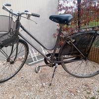 Bici da donna pronta da usare