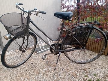 Bici da donna pronta da usare