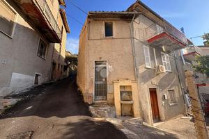 CASA SEMINDIPENDENTE A GUALDO TADINO