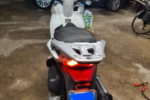Sh 300i