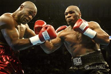 Guantone Everlast rosso autografato da Mike Tyson
