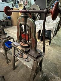 Pressa a mano ( bilanciere )