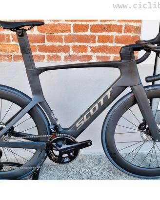 Scott Foil RC 10 nuova mai usata 54