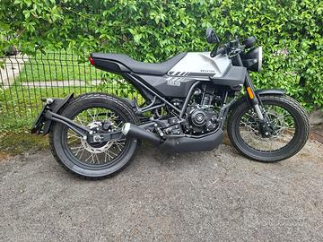 BRIXTON CROSSFIRE 125cc MOT. A LIQUIDO
