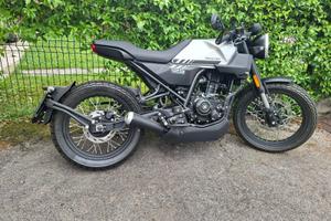 BRIXTON CROSSFIRE 125cc MOT. A LIQUIDO
