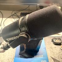 Microfono Shure MV7 con cavo XLR omaggio