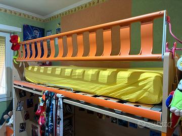 Letto con scaletta  contenitore 