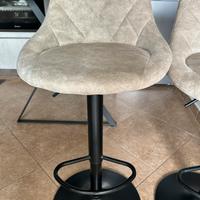 Sgabello con poggiapiedi